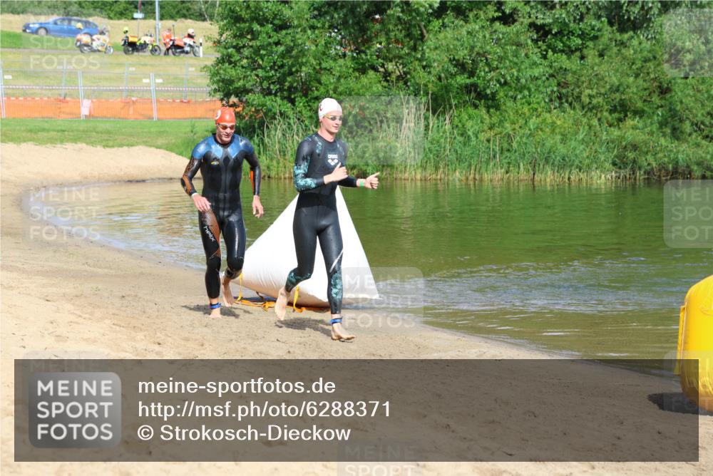 16.06.2024 - 26. Vierlanden-Triathlon Strokosch-Dieckow http://msf.ph/oto/6288371 16.06.2024 09:32:29 Schwimmen 62, 62 meine-sportfotos.de