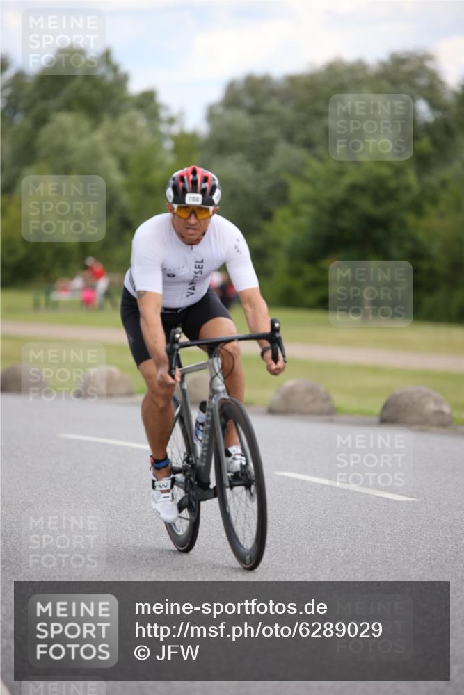 16.06.2024 - 26. Vierlanden-Triathlon Jannik Wohlers http://msf.ph/oto/6289029 16.06.2024 13:11:52 Radfahren 660, 687, 697, 700, 702, 777, 788, 810 meine-sportfotos.de