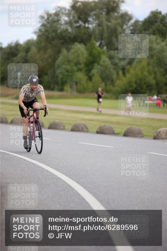 16.06.2024 - 26. Vierlanden-Triathlon Jannik Wohlers http://msf.ph/oto/6289596 16.06.2024 13:12:03 Radfahren 739, 882, 899, 909 meine-sportfotos.de