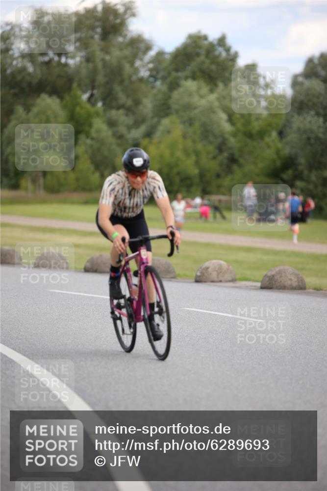 16.06.2024 - 26. Vierlanden-Triathlon Jannik Wohlers http://msf.ph/oto/6289693 16.06.2024 13:12:04 Radfahren 739, 882, 909 meine-sportfotos.de