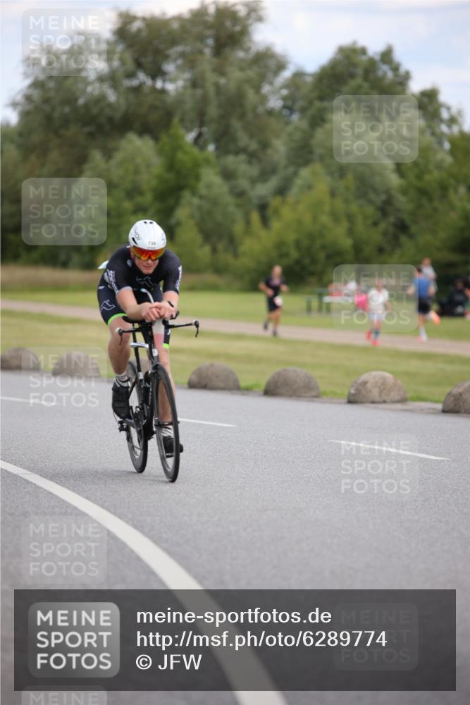 16.06.2024 - 26. Vierlanden-Triathlon Jannik Wohlers http://msf.ph/oto/6289774 16.06.2024 13:12:05 Radfahren 739, 882, 909 meine-sportfotos.de