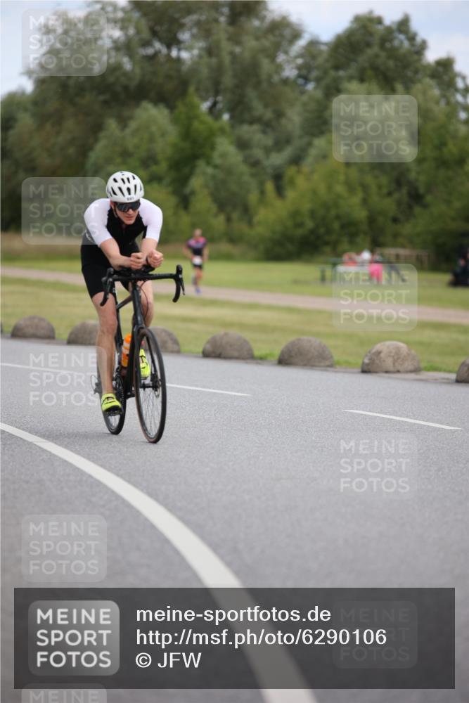 16.06.2024 - 26. Vierlanden-Triathlon Jannik Wohlers http://msf.ph/oto/6290106 16.06.2024 13:12:18 Radfahren 691, 778, 874 meine-sportfotos.de