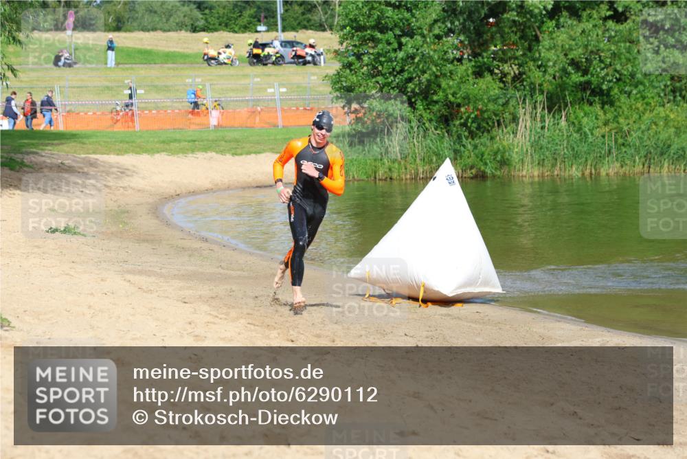 16.06.2024 - 26. Vierlanden-Triathlon Strokosch-Dieckow http://msf.ph/oto/6290112 16.06.2024 09:32:59 Schwimmen  meine-sportfotos.de