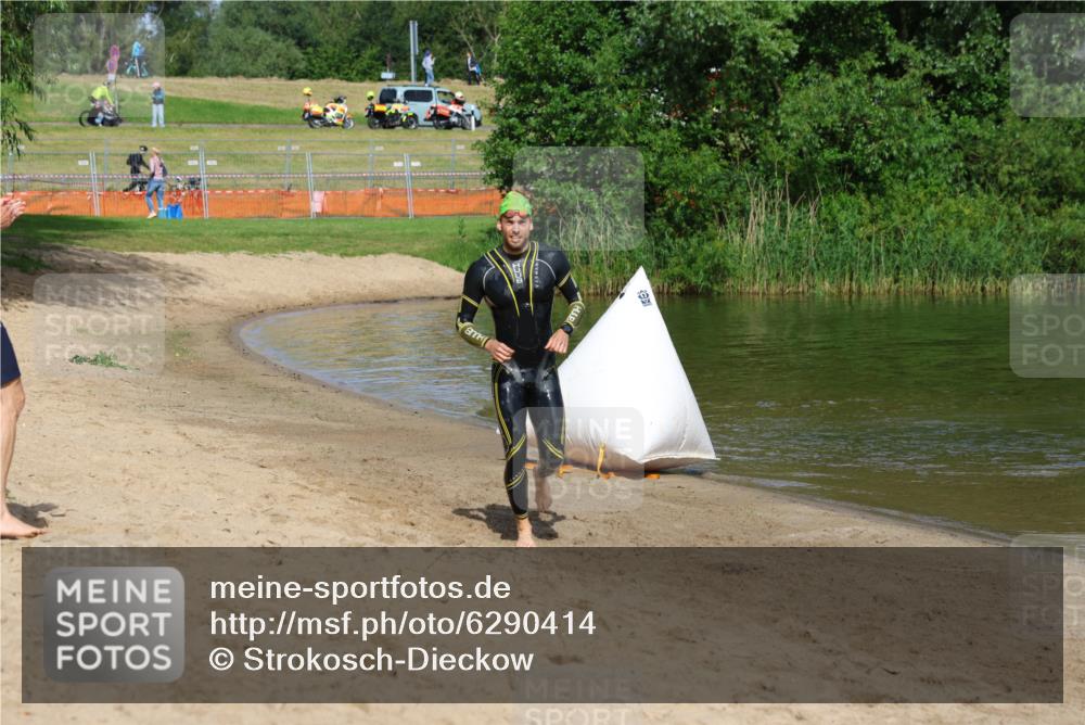 16.06.2024 - 26. Vierlanden-Triathlon Strokosch-Dieckow http://msf.ph/oto/6290414 16.06.2024 09:33:44 Schwimmen 73, 73 meine-sportfotos.de