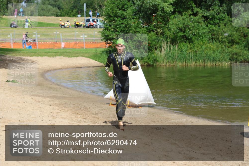 16.06.2024 - 26. Vierlanden-Triathlon Strokosch-Dieckow http://msf.ph/oto/6290474 16.06.2024 09:33:44 Schwimmen 73, 73 meine-sportfotos.de
