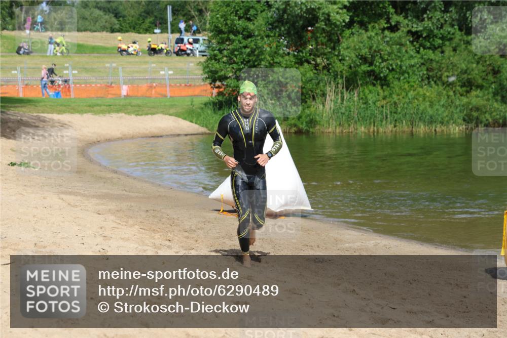16.06.2024 - 26. Vierlanden-Triathlon Strokosch-Dieckow http://msf.ph/oto/6290489 16.06.2024 09:33:45 Schwimmen 73, 73 meine-sportfotos.de