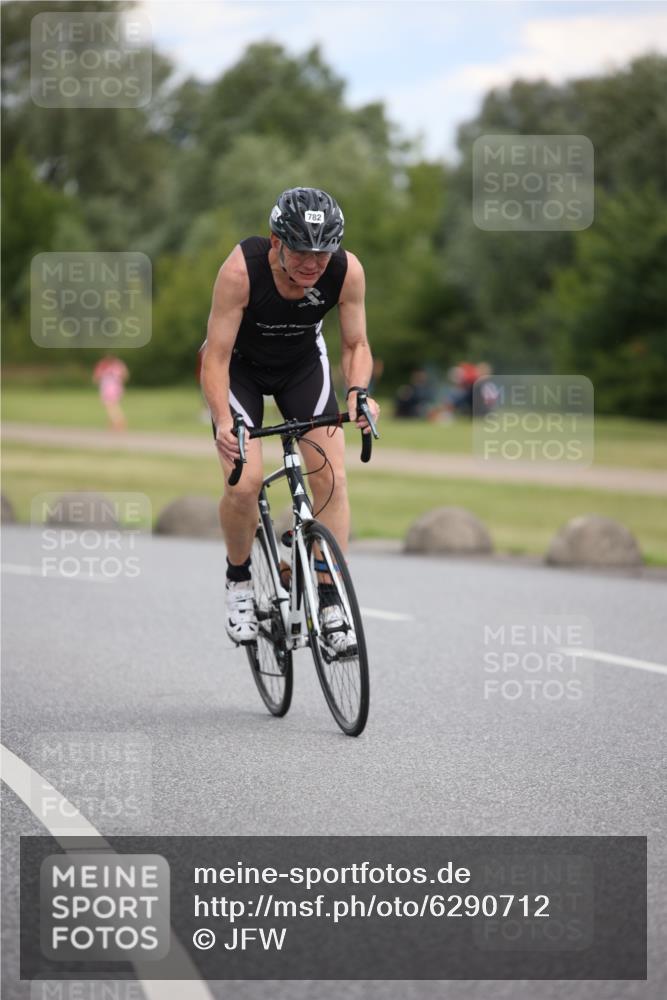 16.06.2024 - 26. Vierlanden-Triathlon Jannik Wohlers http://msf.ph/oto/6290712 16.06.2024 13:15:36 Radfahren 782, 788, 882, 909 meine-sportfotos.de