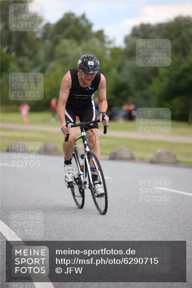 16.06.2024 - 26. Vierlanden-Triathlon Jannik Wohlers http://msf.ph/oto/6290715 16.06.2024 13:15:37 Radfahren 782, 788, 882, 909 meine-sportfotos.de