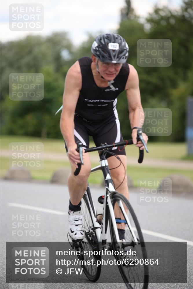 16.06.2024 - 26. Vierlanden-Triathlon Jannik Wohlers http://msf.ph/oto/6290864 16.06.2024 13:15:37 Radfahren 782, 788, 882, 909 meine-sportfotos.de