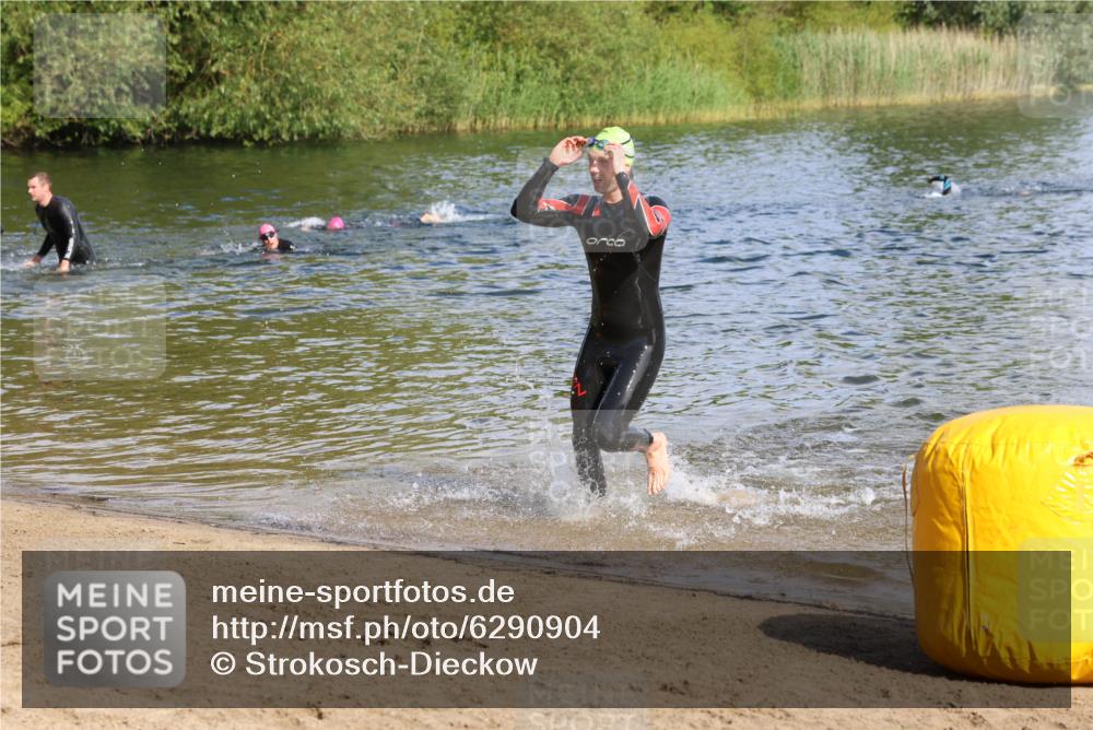 16.06.2024 - 26. Vierlanden-Triathlon Strokosch-Dieckow http://msf.ph/oto/6290904 16.06.2024 09:34:25 Schwimmen 35, 44, 49, 68, 190, 35, 44, 49, 68, 190 meine-sportfotos.de