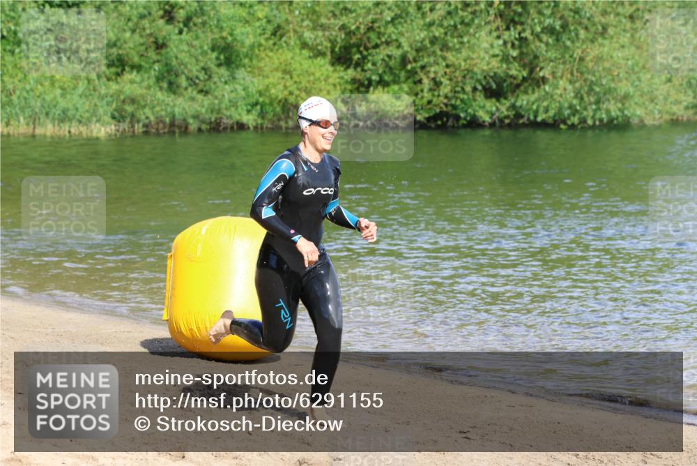 16.06.2024 - 26. Vierlanden-Triathlon Strokosch-Dieckow http://msf.ph/oto/6291155 16.06.2024 09:34:52 Schwimmen  meine-sportfotos.de