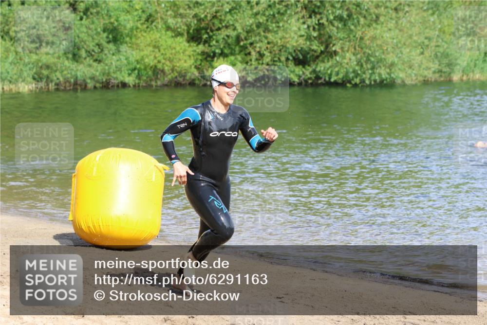 16.06.2024 - 26. Vierlanden-Triathlon Strokosch-Dieckow http://msf.ph/oto/6291163 16.06.2024 09:34:53 Schwimmen  meine-sportfotos.de