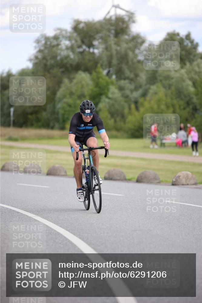 16.06.2024 - 26. Vierlanden-Triathlon Jannik Wohlers http://msf.ph/oto/6291206 16.06.2024 13:16:17 Radfahren 303, 683, 809 meine-sportfotos.de