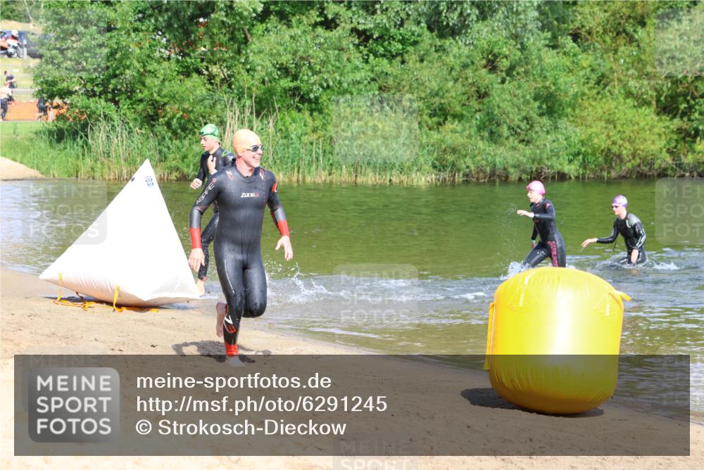 16.06.2024 - 26. Vierlanden-Triathlon Strokosch-Dieckow http://msf.ph/oto/6291245 16.06.2024 09:35:06 Schwimmen 46, 46 meine-sportfotos.de