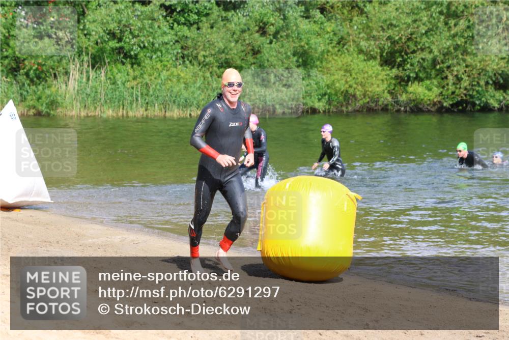 16.06.2024 - 26. Vierlanden-Triathlon Strokosch-Dieckow http://msf.ph/oto/6291297 16.06.2024 09:35:07 Schwimmen 46, 46 meine-sportfotos.de
