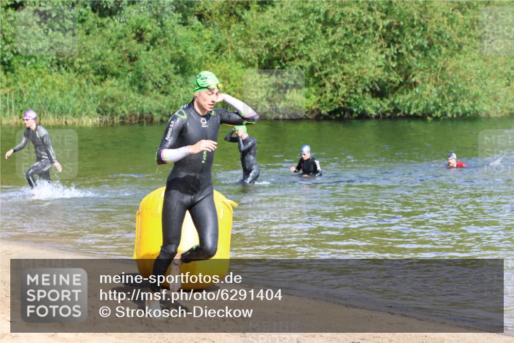 16.06.2024 - 26. Vierlanden-Triathlon Strokosch-Dieckow http://msf.ph/oto/6291404 16.06.2024 09:35:10 Schwimmen 46, 46 meine-sportfotos.de