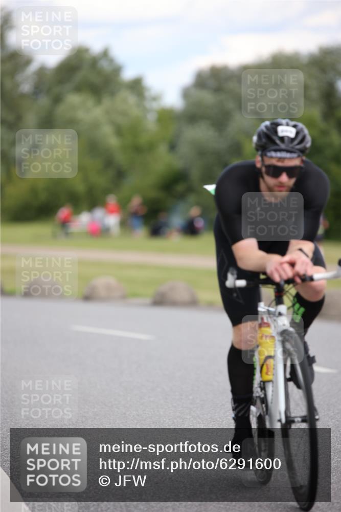 16.06.2024 - 26. Vierlanden-Triathlon Jannik Wohlers http://msf.ph/oto/6291600 16.06.2024 13:16:28 Radfahren 667, 669, 853 meine-sportfotos.de