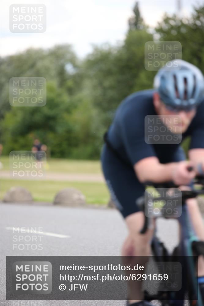 16.06.2024 - 26. Vierlanden-Triathlon Jannik Wohlers http://msf.ph/oto/6291659 16.06.2024 13:16:30 Radfahren 667, 669, 853 meine-sportfotos.de