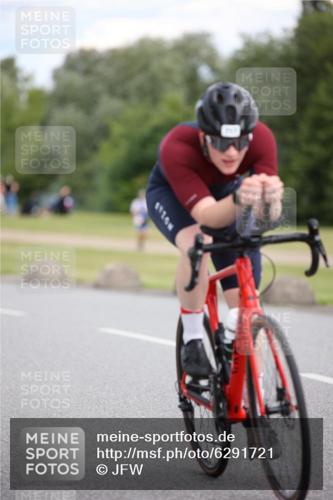 16.06.2024 - 26. Vierlanden-Triathlon Jannik Wohlers http://msf.ph/oto/6291721 16.06.2024 13:17:04 Radfahren 717 meine-sportfotos.de
