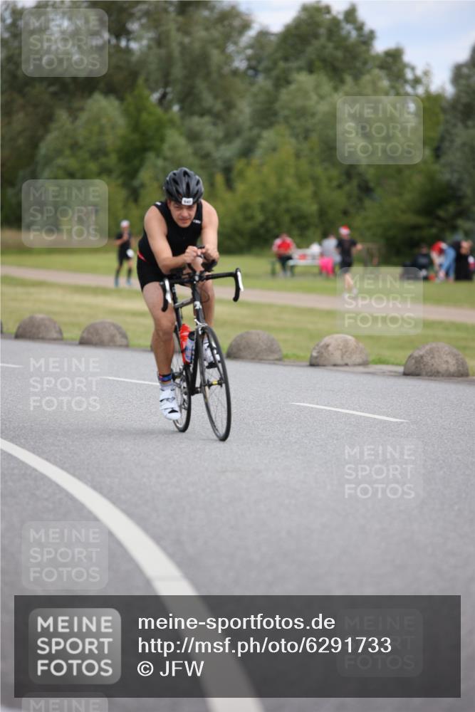 16.06.2024 - 26. Vierlanden-Triathlon Jannik Wohlers http://msf.ph/oto/6291733 16.06.2024 13:17:25 Radfahren 645, 673, 724, 863 meine-sportfotos.de