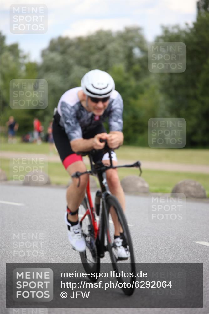 16.06.2024 - 26. Vierlanden-Triathlon Jannik Wohlers http://msf.ph/oto/6292064 16.06.2024 13:18:58 Radfahren 195, 699, 818, 836, 848 meine-sportfotos.de