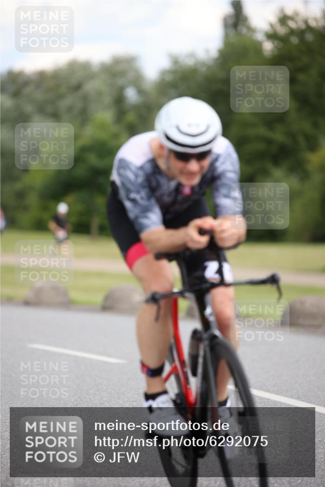 16.06.2024 - 26. Vierlanden-Triathlon Jannik Wohlers http://msf.ph/oto/6292075 16.06.2024 13:18:58 Radfahren 195, 699, 818, 836, 848 meine-sportfotos.de