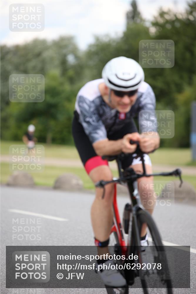 16.06.2024 - 26. Vierlanden-Triathlon Jannik Wohlers http://msf.ph/oto/6292078 16.06.2024 13:18:59 Radfahren 195, 699, 818, 836, 848 meine-sportfotos.de
