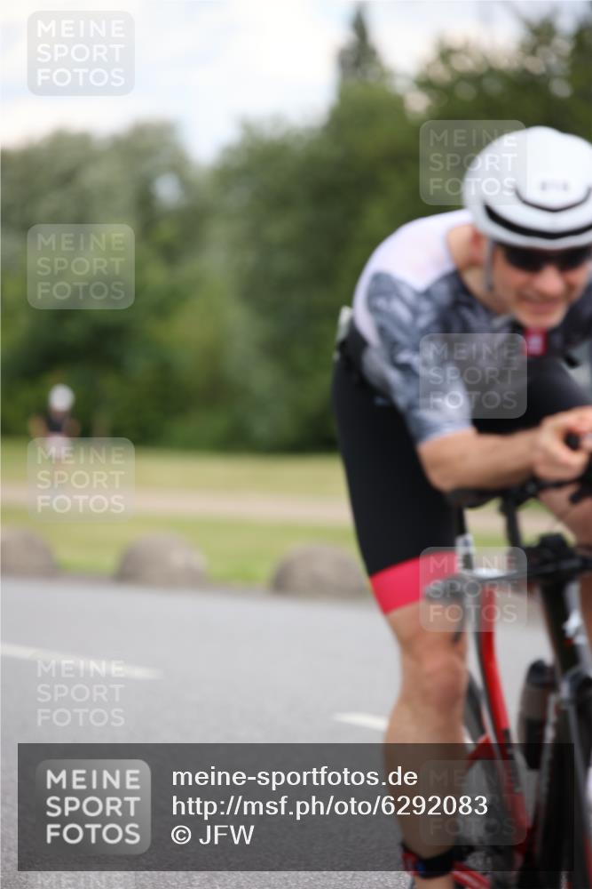 16.06.2024 - 26. Vierlanden-Triathlon Jannik Wohlers http://msf.ph/oto/6292083 16.06.2024 13:18:59 Radfahren 195, 699, 818, 836, 848 meine-sportfotos.de