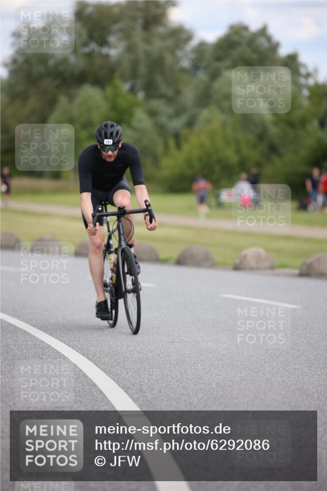 16.06.2024 - 26. Vierlanden-Triathlon Jannik Wohlers http://msf.ph/oto/6292086 16.06.2024 13:19:03 Radfahren 699, 721, 818, 848 meine-sportfotos.de