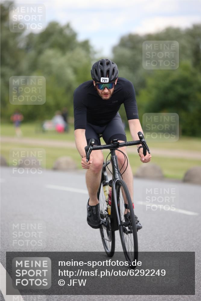 16.06.2024 - 26. Vierlanden-Triathlon Jannik Wohlers http://msf.ph/oto/6292249 16.06.2024 13:19:03 Radfahren 699, 721, 818, 848 meine-sportfotos.de