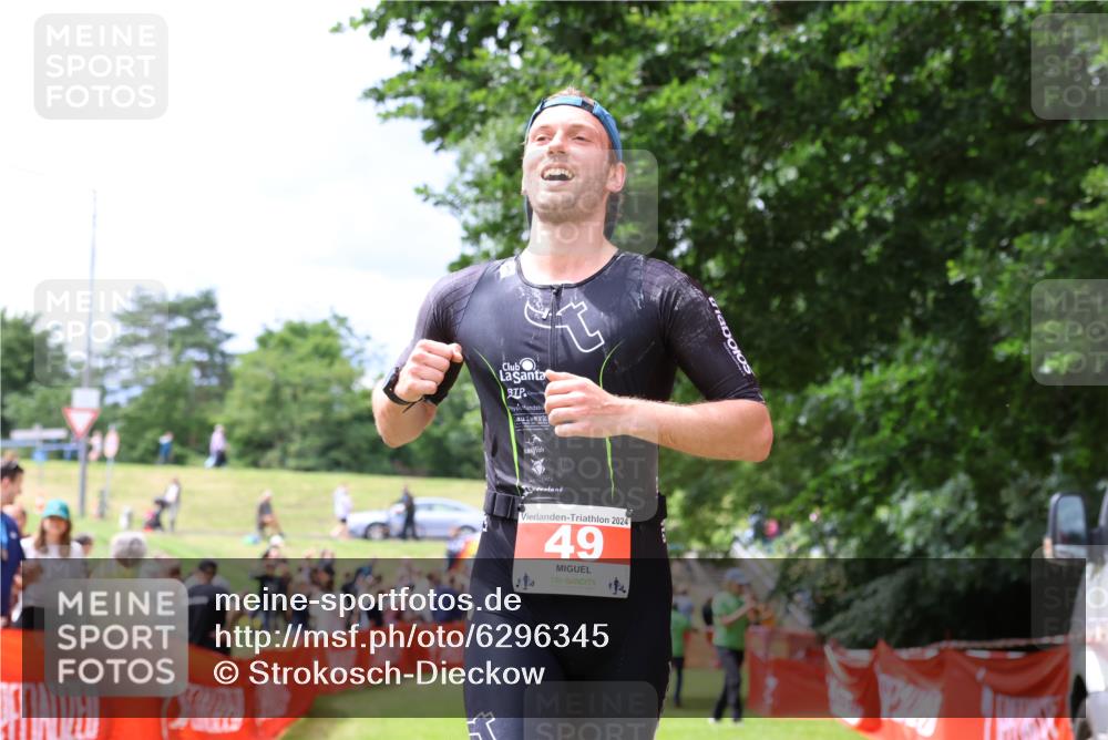 16.06.2024 - 26. Vierlanden-Triathlon Strokosch-Dieckow http://msf.ph/oto/6296345 16.06.2024 13:18:53 Ziel 49 meine-sportfotos.de