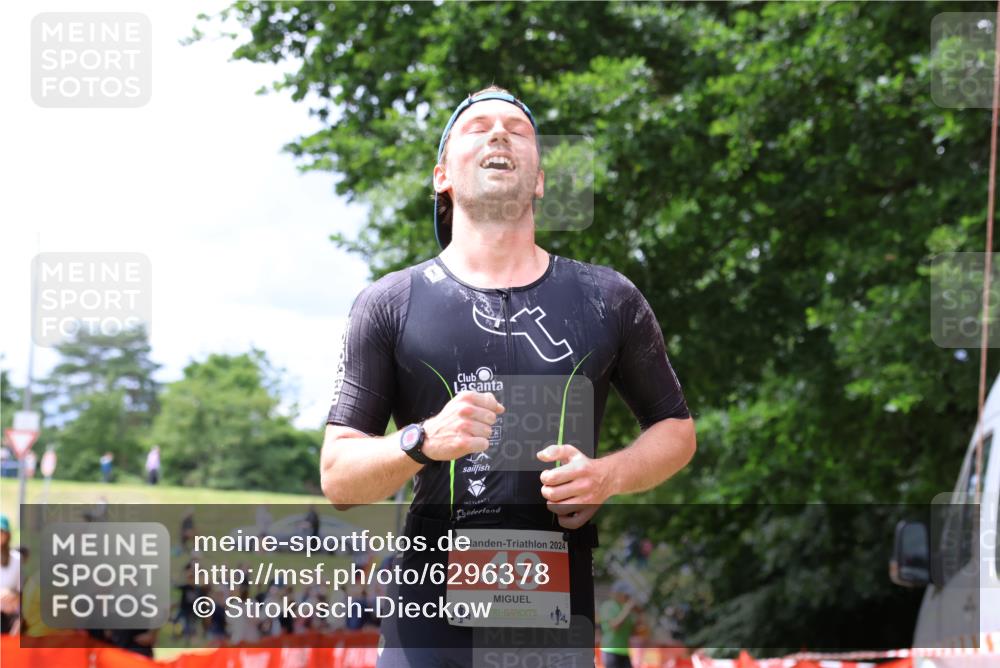 16.06.2024 - 26. Vierlanden-Triathlon Strokosch-Dieckow http://msf.ph/oto/6296378 16.06.2024 13:18:54 Ziel 49 meine-sportfotos.de