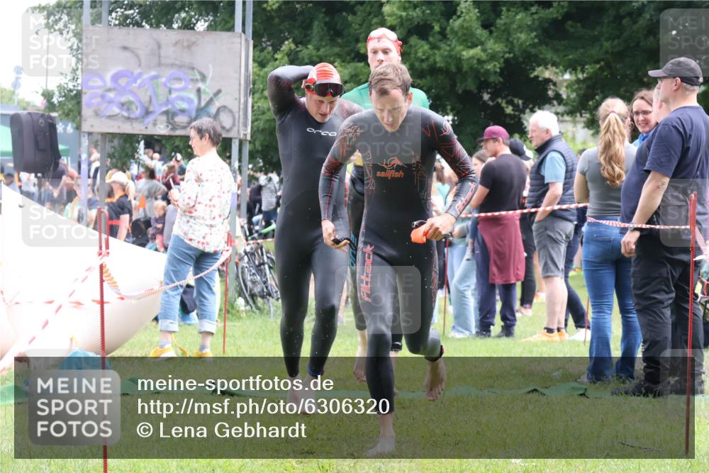 16.06.2024 - 26. Vierlanden-Triathlon Lena Gebhardt http://msf.ph/oto/6306320 16.06.2024 13:17:57 Schwimmen 1016, 1017, 1018, 1019, 1020, 1026, 1027, 1029, 1031, 1033, 1035, 1016, 1017, 1018, 1019, 1020, 1026, 1027, 1029, 1031, 1033, 1035 meine-sportfotos.de