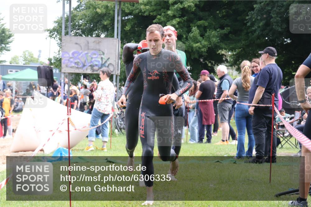 16.06.2024 - 26. Vierlanden-Triathlon Lena Gebhardt http://msf.ph/oto/6306335 16.06.2024 13:17:57 Schwimmen 1016, 1017, 1018, 1019, 1020, 1026, 1027, 1029, 1031, 1033, 1035, 1016, 1017, 1018, 1019, 1020, 1026, 1027, 1029, 1031, 1033, 1035 meine-sportfotos.de