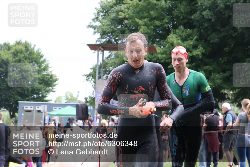 16.06.2024 - 26. Vierlanden-Triathlon Lena Gebhardt http://msf.ph/oto/6306348 16.06.2024 13:17:58 Schwimmen 1016, 1017, 1018, 1020, 1026, 1027, 1029, 1031, 1033, 1035, 1016, 1017, 1018, 1020, 1026, 1027, 1029, 1031, 1033, 1035 meine-sportfotos.de