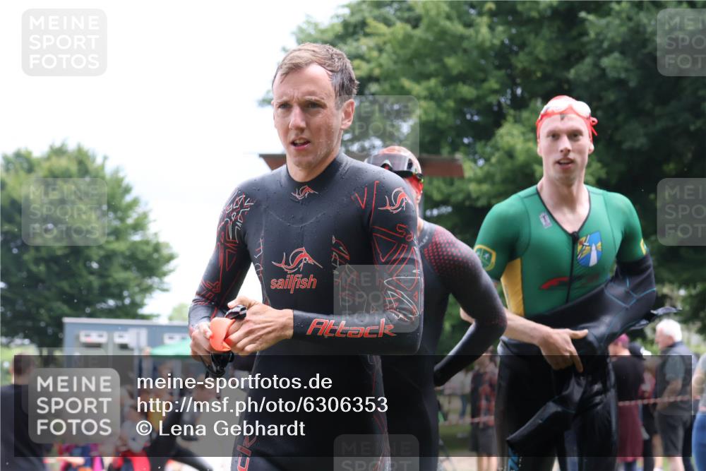16.06.2024 - 26. Vierlanden-Triathlon Lena Gebhardt http://msf.ph/oto/6306353 16.06.2024 13:17:59 Schwimmen 1016, 1017, 1018, 1020, 1026, 1027, 1029, 1031, 1033, 1035, 1016, 1017, 1018, 1020, 1026, 1027, 1029, 1031, 1033, 1035 meine-sportfotos.de