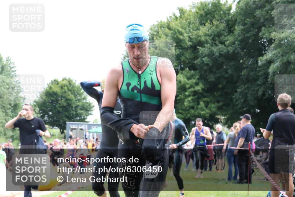 16.06.2024 - 26. Vierlanden-Triathlon Lena Gebhardt http://msf.ph/oto/6306450 16.06.2024 13:18:10 Schwimmen 1021, 1024, 1026, 1027, 1028, 1029, 1030, 1031, 1032, 1033, 1034, 1035, 1021, 1024, 1026, 1027, 1028, 1029, 1030, 1031, 1032, 1033, 1034, 1035 meine-sportfotos.de