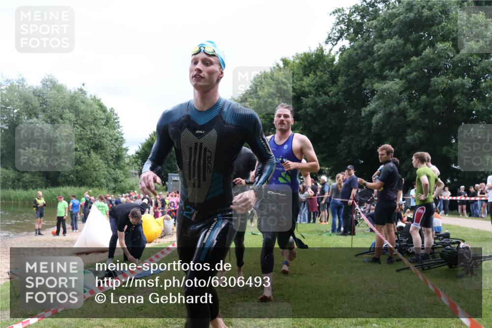 16.06.2024 - 26. Vierlanden-Triathlon Lena Gebhardt http://msf.ph/oto/6306493 16.06.2024 13:18:12 Schwimmen 1021, 1023, 1024, 1025, 1026, 1027, 1028, 1029, 1030, 1031, 1032, 1033, 1034, 1035, 1021, 1023, 1024, 1025, 1026, 1027, 1028, 1029, 1030, 1031, 1032, 1033, 1034, 1035 meine-sportfotos.de