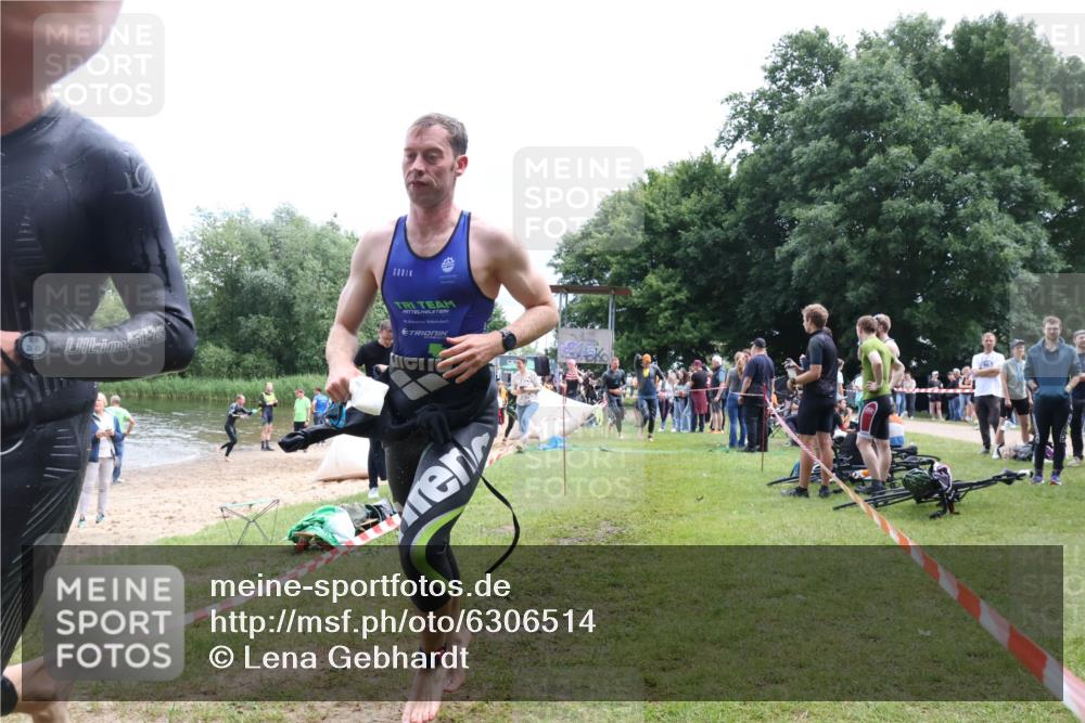 16.06.2024 - 26. Vierlanden-Triathlon Lena Gebhardt http://msf.ph/oto/6306514 16.06.2024 13:18:14 Schwimmen 1021, 1022, 1023, 1024, 1025, 1026, 1027, 1028, 1029, 1030, 1031, 1032, 1034, 1021, 1022, 1023, 1024, 1025, 1026, 1027, 1028, 1029, 1030, 1031, 1032, 1034 meine-sportfotos.de