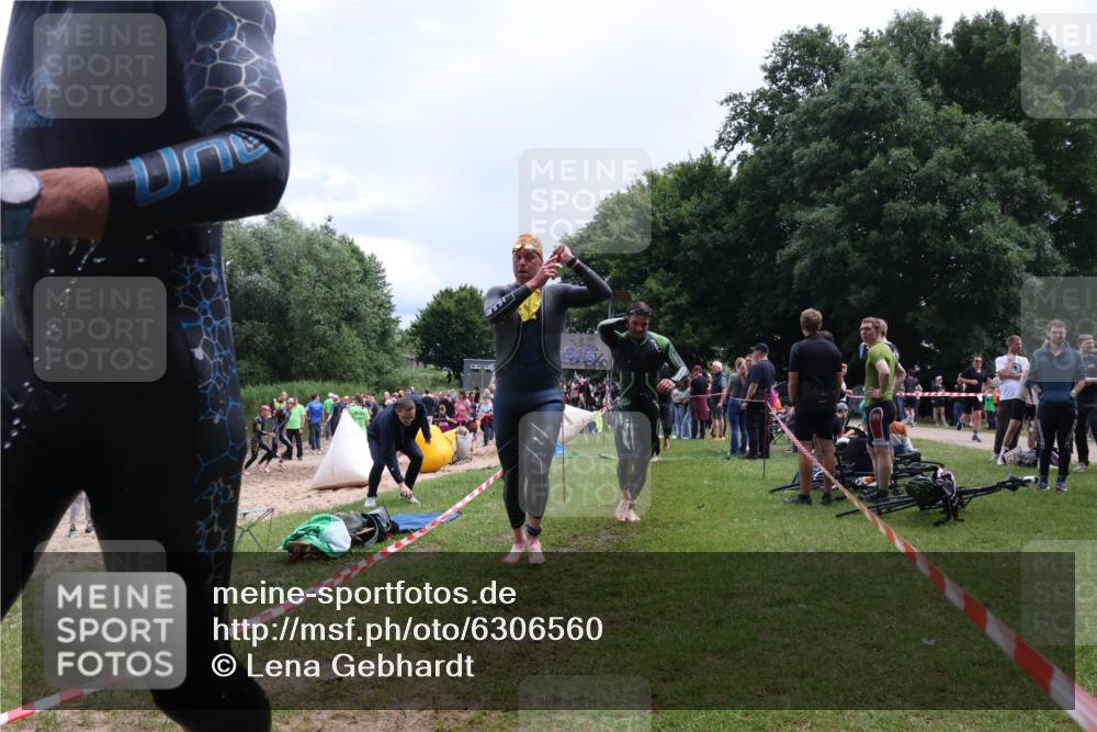 16.06.2024 - 26. Vierlanden-Triathlon Lena Gebhardt http://msf.ph/oto/6306560 16.06.2024 13:18:19 Schwimmen 1021, 1022, 1023, 1024, 1025, 1028, 1030, 1032, 1034, 1021, 1022, 1023, 1024, 1025, 1028, 1030, 1032, 1034 meine-sportfotos.de