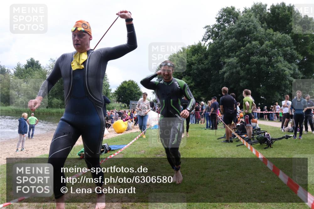 16.06.2024 - 26. Vierlanden-Triathlon Lena Gebhardt http://msf.ph/oto/6306580 16.06.2024 13:18:20 Schwimmen 1021, 1022, 1023, 1024, 1025, 1028, 1030, 1032, 1034, 1021, 1022, 1023, 1024, 1025, 1028, 1030, 1032, 1034 meine-sportfotos.de