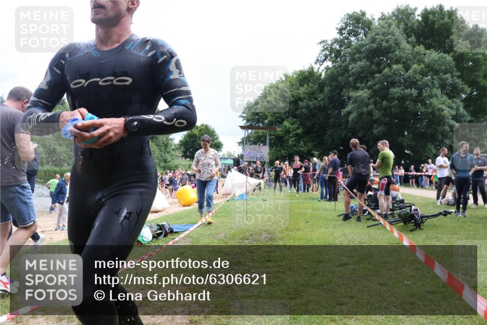 16.06.2024 - 26. Vierlanden-Triathlon Lena Gebhardt http://msf.ph/oto/6306621 16.06.2024 13:18:22 Schwimmen 1021, 1022, 1023, 1024, 1025, 1028, 1030, 1032, 1034, 1021, 1022, 1023, 1024, 1025, 1028, 1030, 1032, 1034 meine-sportfotos.de