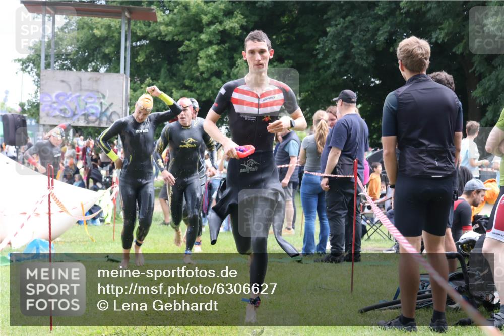 16.06.2024 - 26. Vierlanden-Triathlon Lena Gebhardt http://msf.ph/oto/6306627 16.06.2024 13:18:24 Schwimmen 1021, 1022, 1023, 1024, 1025, 1028, 1021, 1022, 1023, 1024, 1025, 1028 meine-sportfotos.de