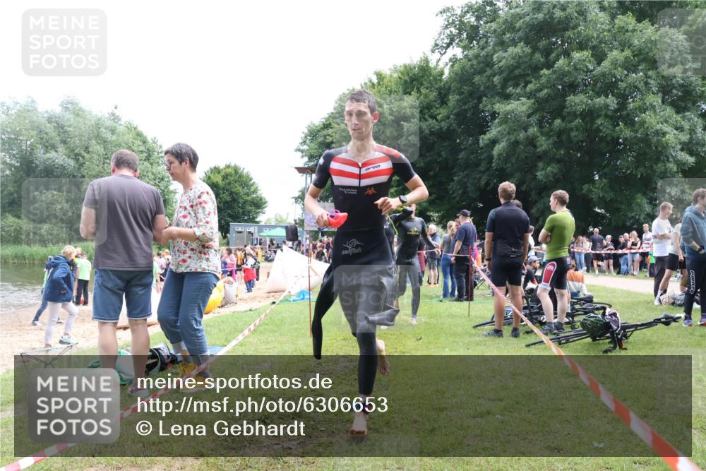 16.06.2024 - 26. Vierlanden-Triathlon Lena Gebhardt http://msf.ph/oto/6306653 16.06.2024 13:18:26 Schwimmen 1021, 1022, 1023, 1024, 1025, 1021, 1022, 1023, 1024, 1025 meine-sportfotos.de