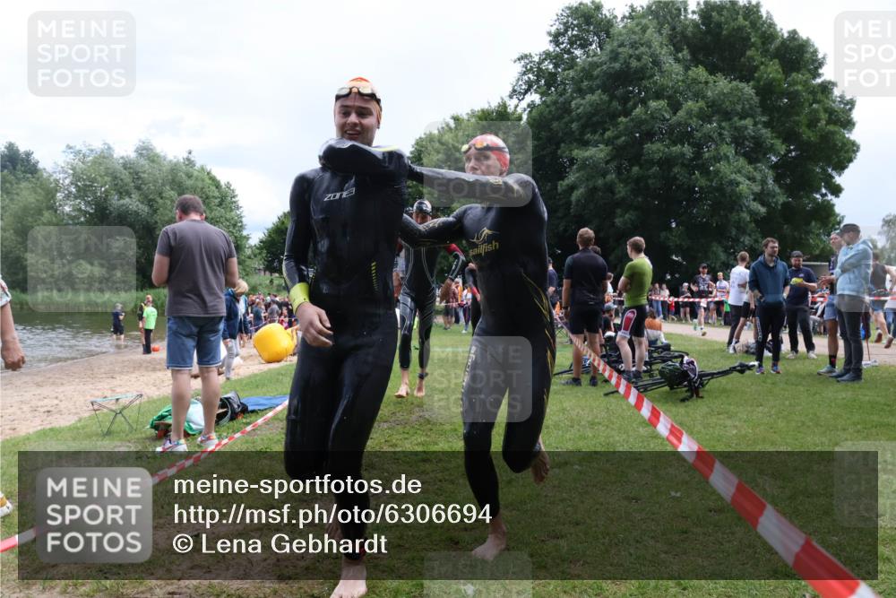 16.06.2024 - 26. Vierlanden-Triathlon Lena Gebhardt http://msf.ph/oto/6306694 16.06.2024 13:18:28 Schwimmen 1021, 1022, 1023, 1024, 1025, 1021, 1022, 1023, 1024, 1025 meine-sportfotos.de