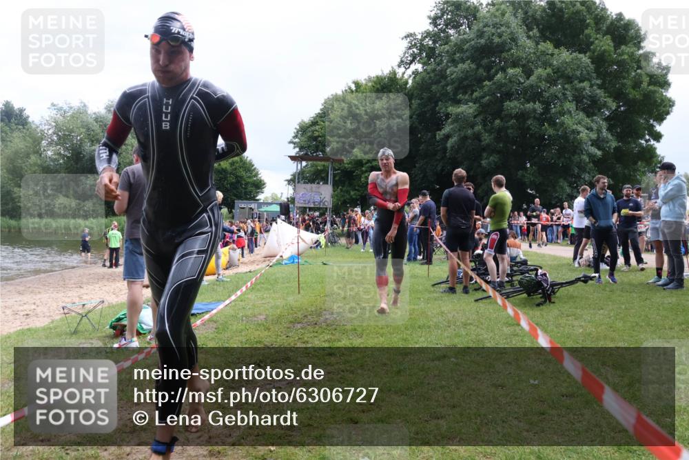 16.06.2024 - 26. Vierlanden-Triathlon Lena Gebhardt http://msf.ph/oto/6306727 16.06.2024 13:18:29 Schwimmen 1021, 1022, 1023, 1024, 1025, 1021, 1022, 1023, 1024, 1025 meine-sportfotos.de
