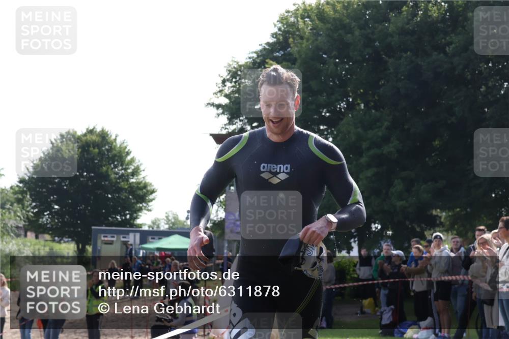16.06.2024 - 26. Vierlanden-Triathlon Lena Gebhardt http://msf.ph/oto/6311878 16.06.2024 09:30:43 Schwimmen 42, 42 meine-sportfotos.de