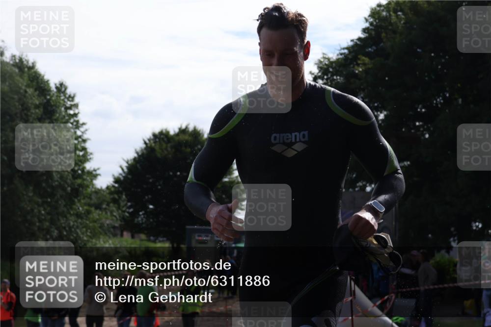 16.06.2024 - 26. Vierlanden-Triathlon Lena Gebhardt http://msf.ph/oto/6311886 16.06.2024 09:30:43 Schwimmen 42, 42 meine-sportfotos.de