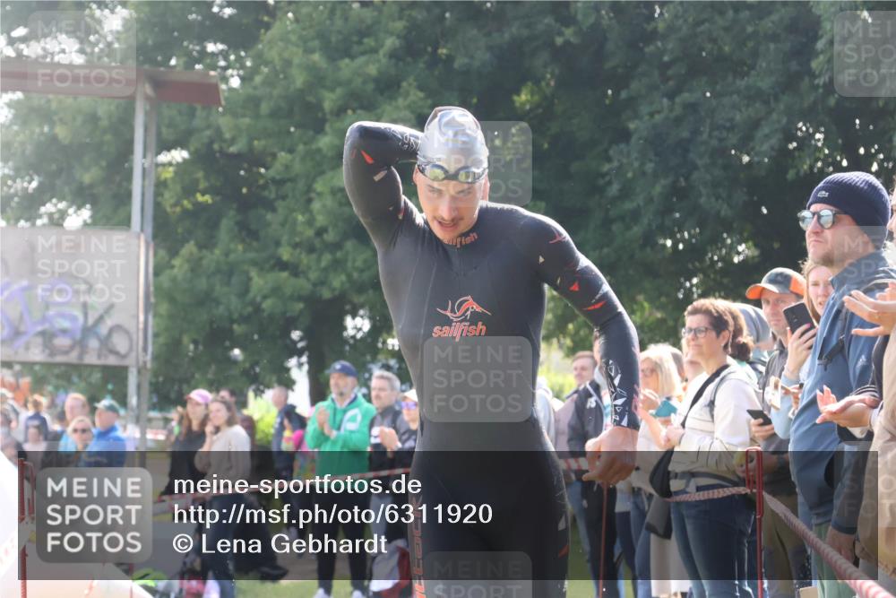 16.06.2024 - 26. Vierlanden-Triathlon Lena Gebhardt http://msf.ph/oto/6311920 16.06.2024 09:32:24 Schwimmen 62, 62 meine-sportfotos.de