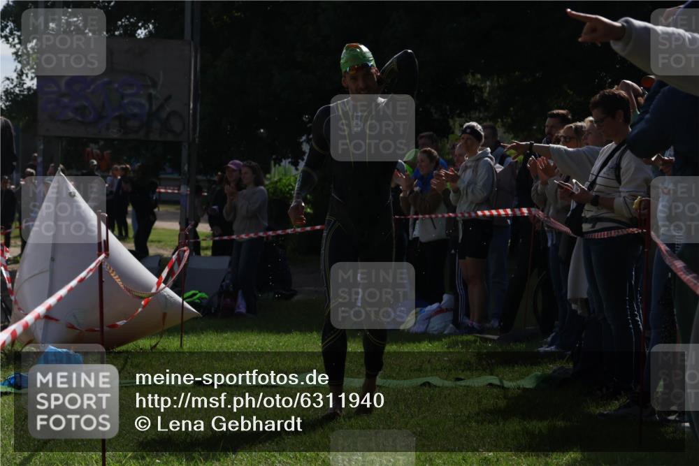 16.06.2024 - 26. Vierlanden-Triathlon Lena Gebhardt http://msf.ph/oto/6311940 16.06.2024 09:33:54 Schwimmen 73, 73 meine-sportfotos.de